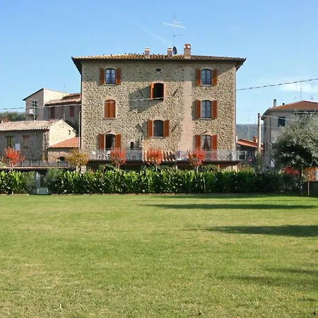 Sleeps 4 Air Con Magione