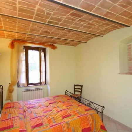 Sleeps 4 Air Con Apartment