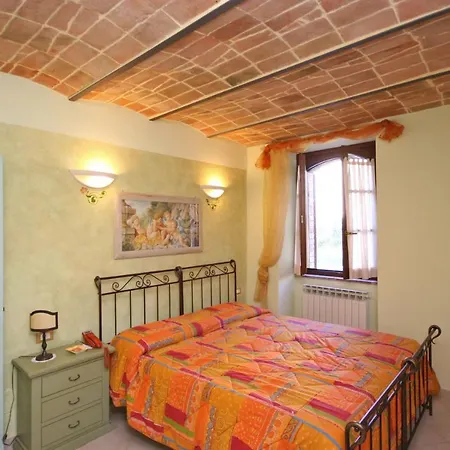 Sleeps 4 Air Con Apartment Magione